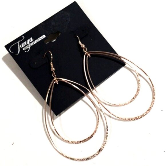 Gold tone Polished Textured Double Hoops 3.25-in drop Earrings - Women's Jewelry - Picture 3 of 11